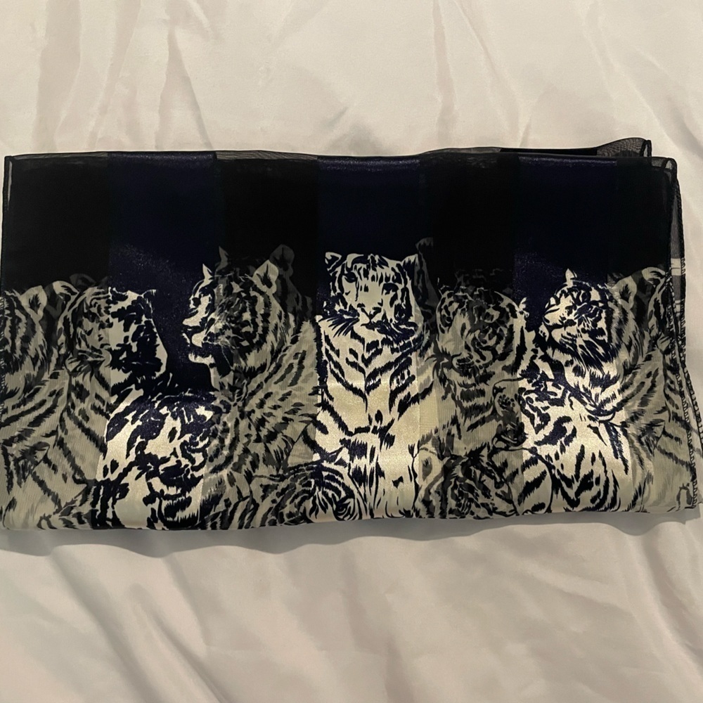 Mea’s Navy Blue Striped Tiger Pattern Polyester Long Scarf - Picture 6 of 7